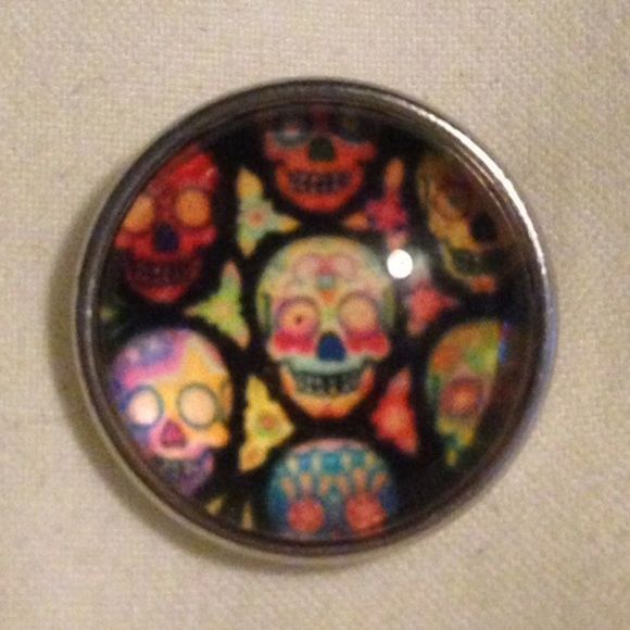 Skull Button Snap - Picture 1 of 2